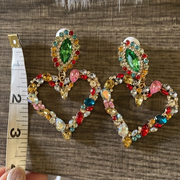 Akira Heart Multicolored Earrings - Picture 13 of 14